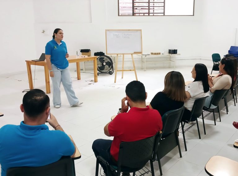 Fortaleciendo la comunicación con el ciudadano a través de talleres prácticos