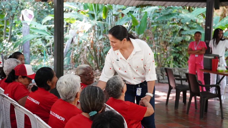 Más de 4.200 adultos mayores han recibido atención integral en el Hospital este año