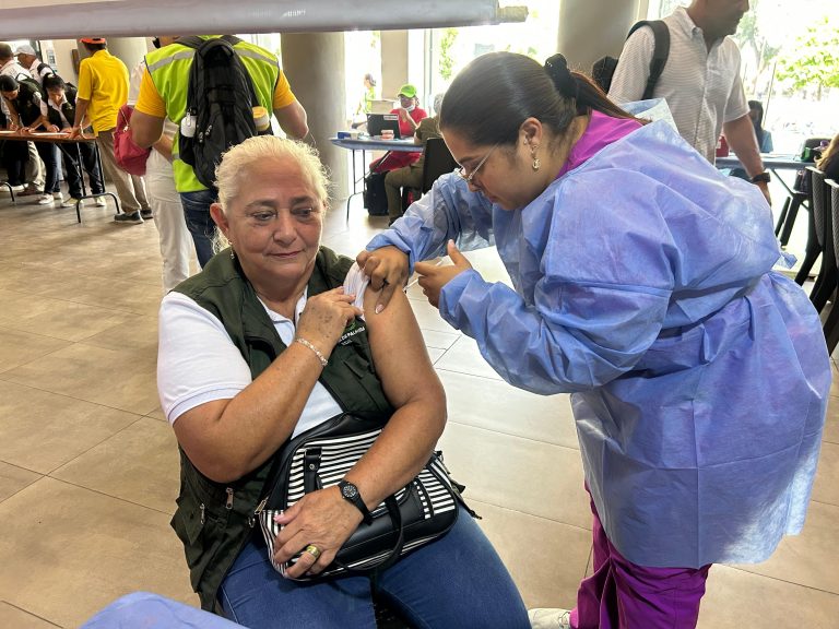 El HROB presente en la gran Jornada Nacional de Vacunación este 20 de septiembre