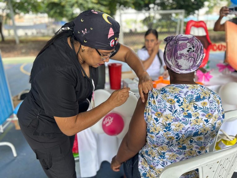 ¡Vacúnate ya! Este 25 de octubre nos sumamos la Jornada Nacional de Vacunación